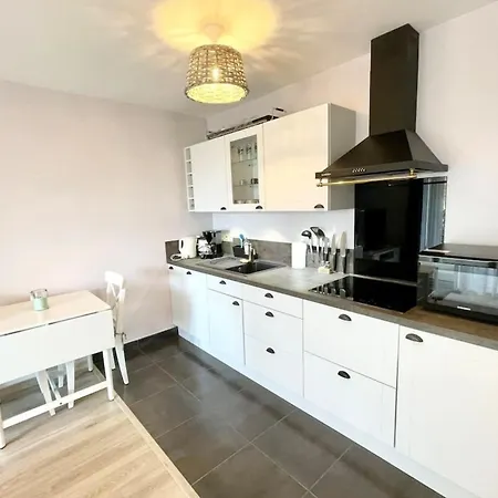 Apartment T2 De Standing Port Et Plages A Pieds